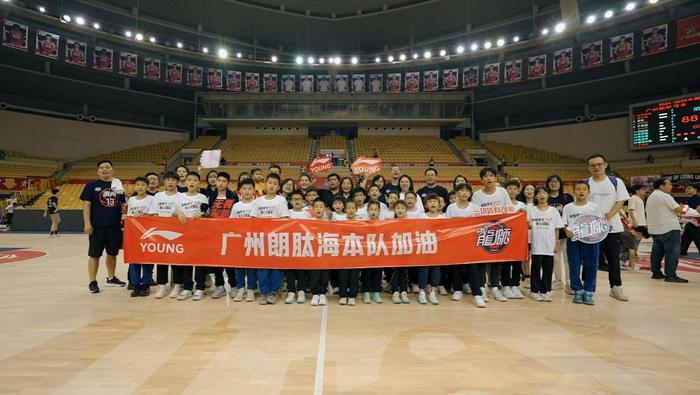 李宁最新活动,李宁最新活动，运动场上的温情故事