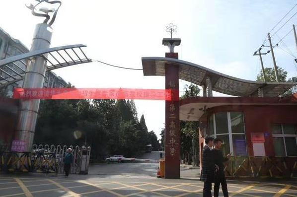 信阳车祸背后的故事，小巷美食宝藏与意外瞬间揭秘