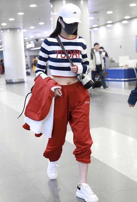 最新穿脐环时尚，你的个性之选！