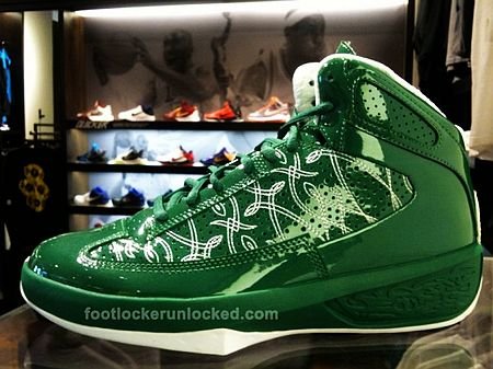 揭秘篮球传奇雷阿伦的装备升级之路,最新战靴亮相!