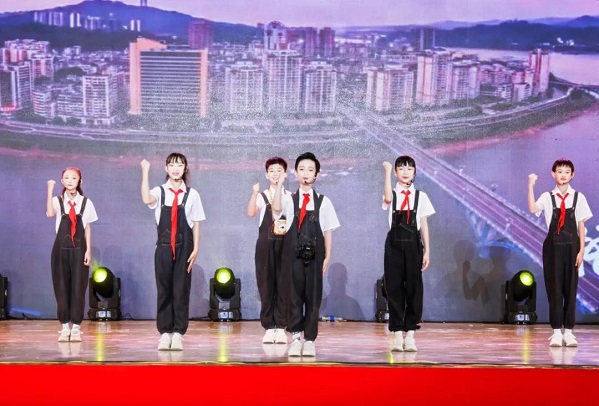 文化与时尚交融，最新广场舞曲引领2024风尚