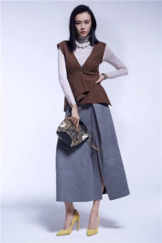 李艾最新时尚照片，时代先锋的印记风采