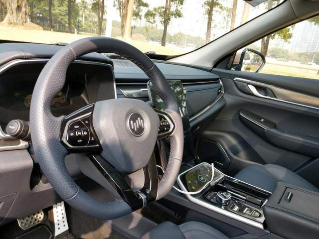 2024今晚澳门开特马现场,全面实施策略设计_CQF83.316荣耀版