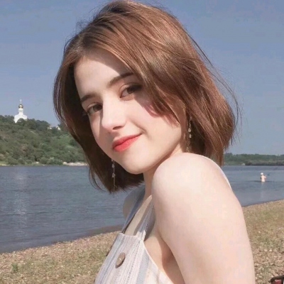 科技与艺术融合下的最新欧美女性头像潮流风采展示