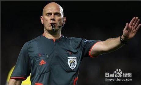 最新足球裁判手势图解，小裁判的日常趣事与友情纽带，揭秘足球裁判手势的魅力