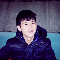 杨桐最新照片2024，科技新品亮相，感受未来生活体验