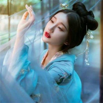 最新古装女生头像集锦,小巷深处的宝藏小店