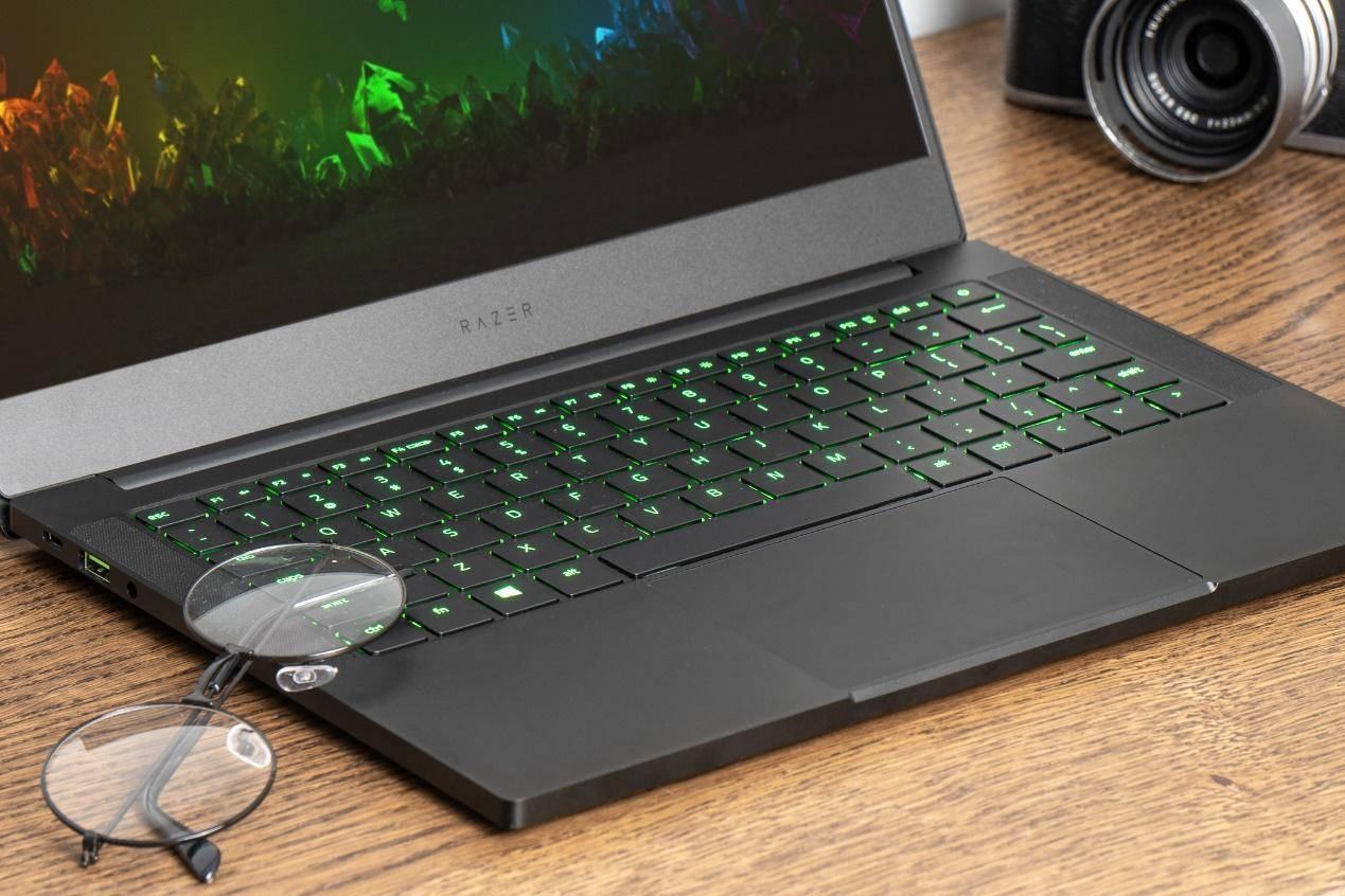 虚拟世界最新版,小巷中的神秘乐园探索