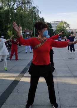 最新广场舞火了，美了美了舞动风采