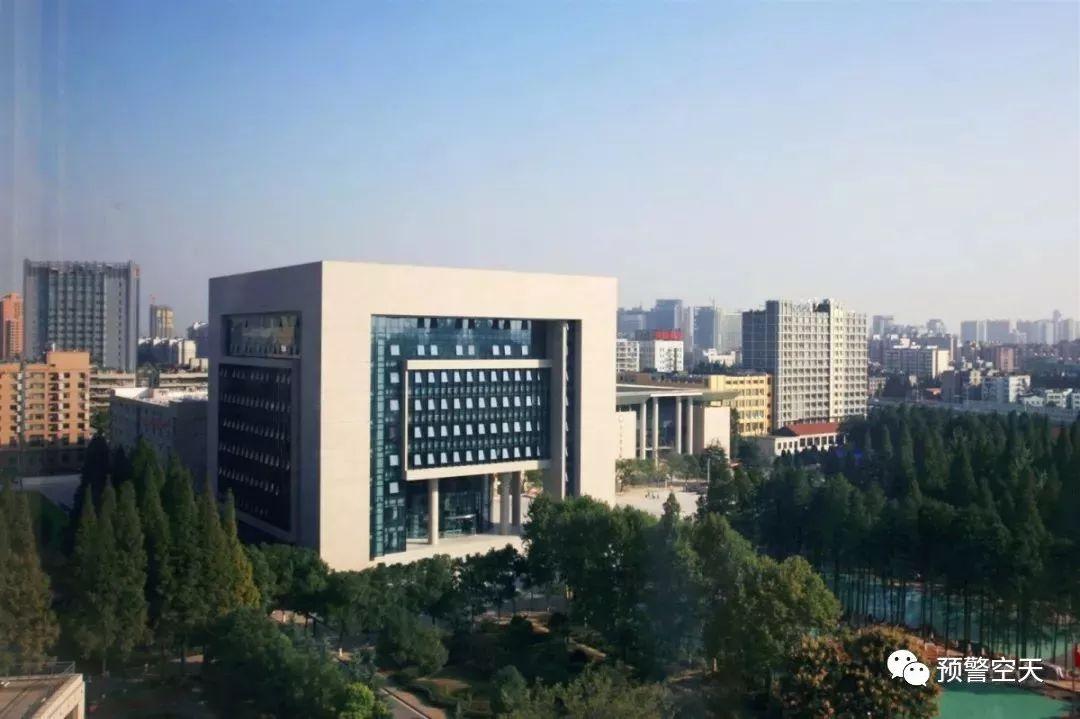 空军预警学院最新动态与小巷深处的独特风景揭秘