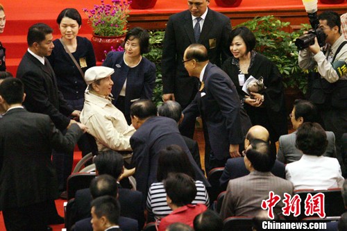 新澳门和香港2024正版资料免费公开,快速解答方案设计_极致版79.253