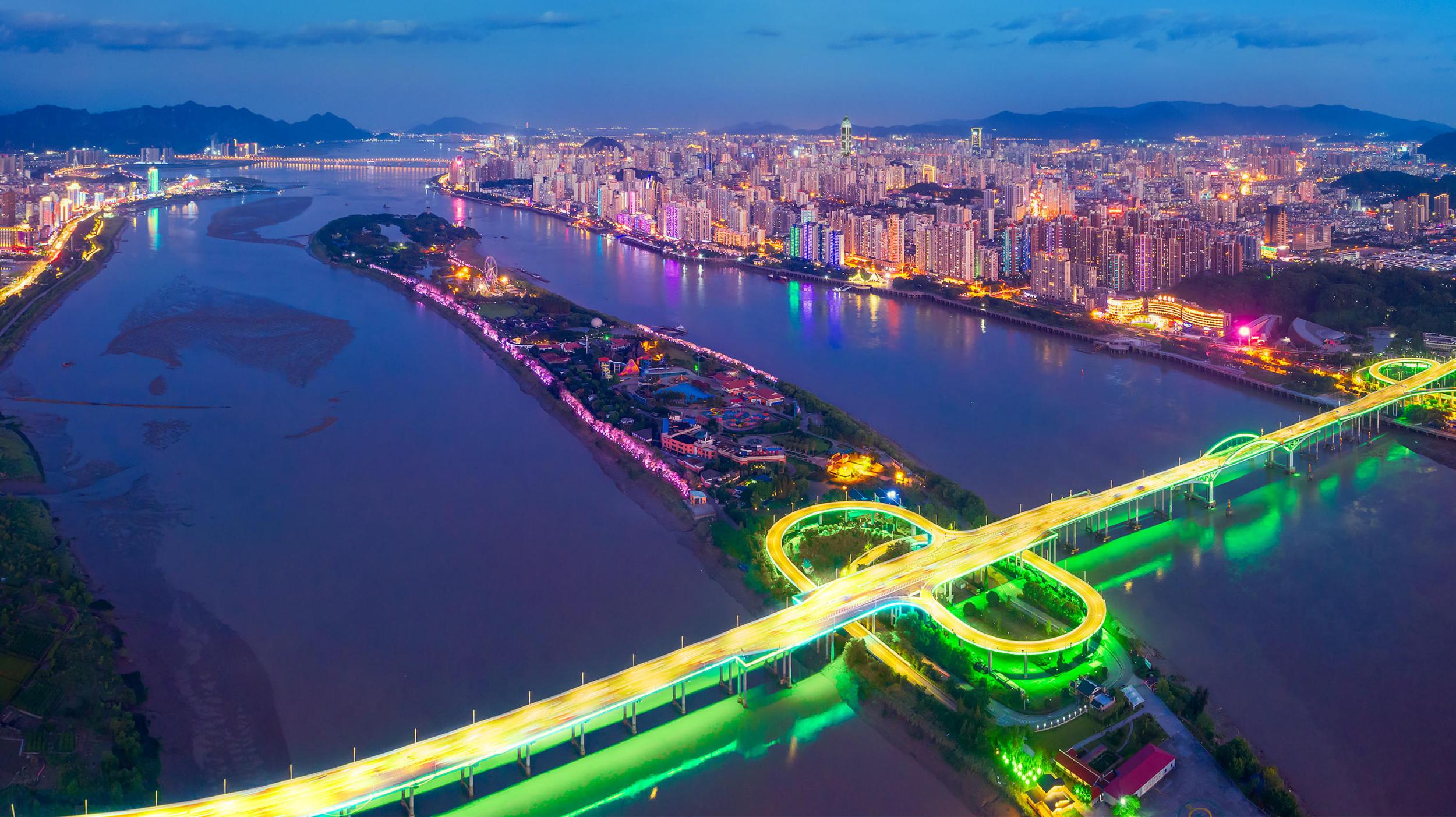 区域中心城市动态更新,力量变革与自信成就感的展现