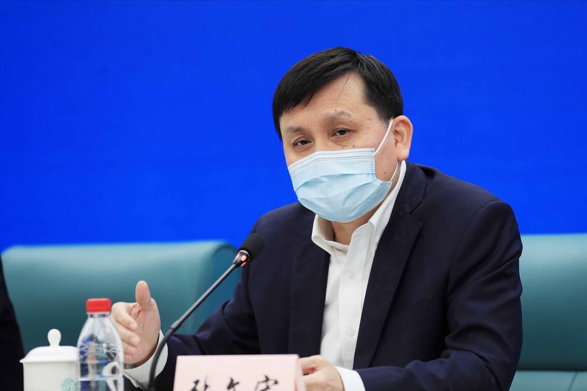 张文宏最新发言，坚定信心，科学防控，共克时艰——新冠肺炎疫情下的抗疫之路