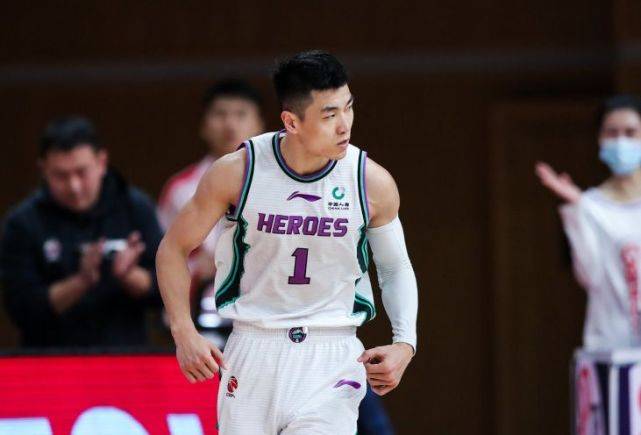 高诗岩最新动态,篮球新星闪耀赛场,影响力持续扩大