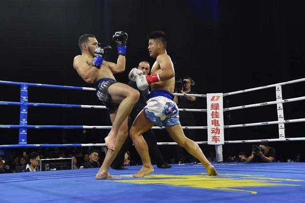 位宁辉最新比赛视频，小巷深处的格斗与美食奇遇