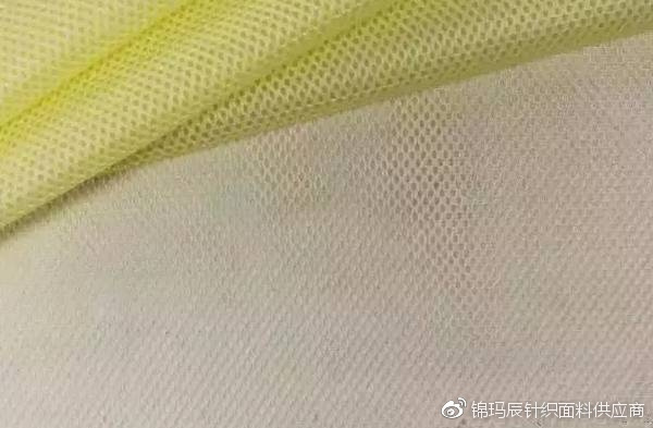 最新流行面料与时尚前沿材质探索