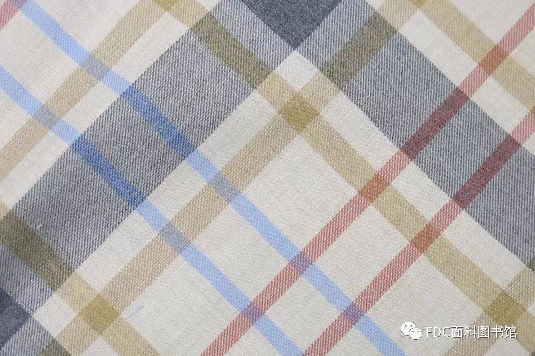 最新流行面料与时尚前沿材质探索