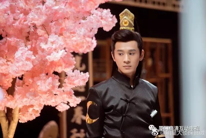 乔振宇在明星大侦探展现变化、学习与自信的力量