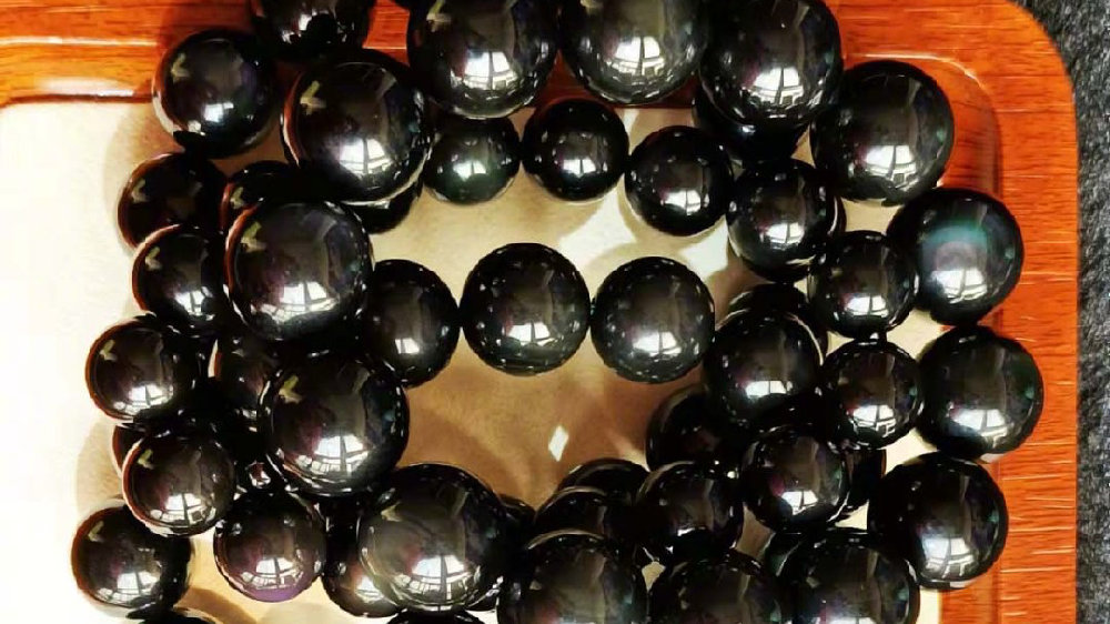 黑曜石价格之谜,友情与陪伴的温馨故事