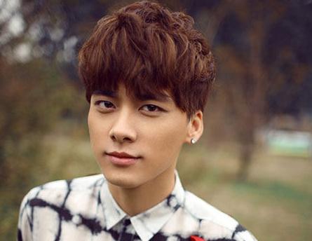 李易峰，荧屏风云人生与温暖友情的电视剧全纪录