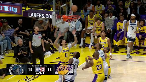 詹姆斯首场比赛录像回放，变化、自信与成就感的启示之旅