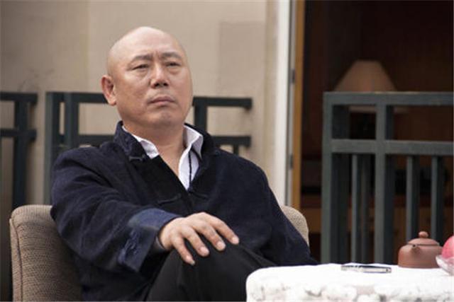 李成儒，从舞台到荧屏的自信蜕变与成就感满满之路