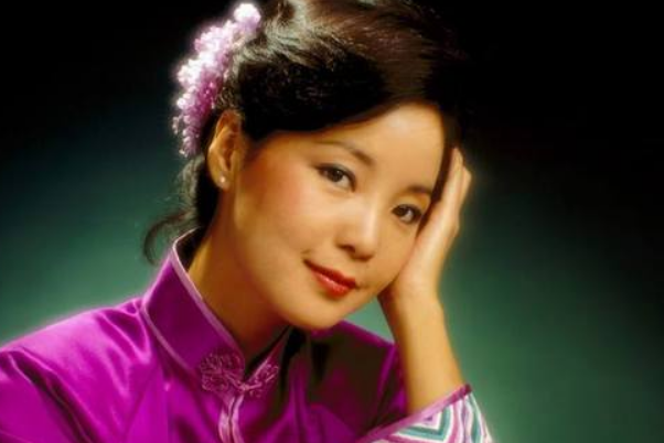 娱乐圈明星与自然的永恒拥抱，逝去的星光，在自然中闪耀