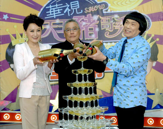 猪哥亮陈亚兰最新动态揭秘，小巷美食宝藏大揭秘！