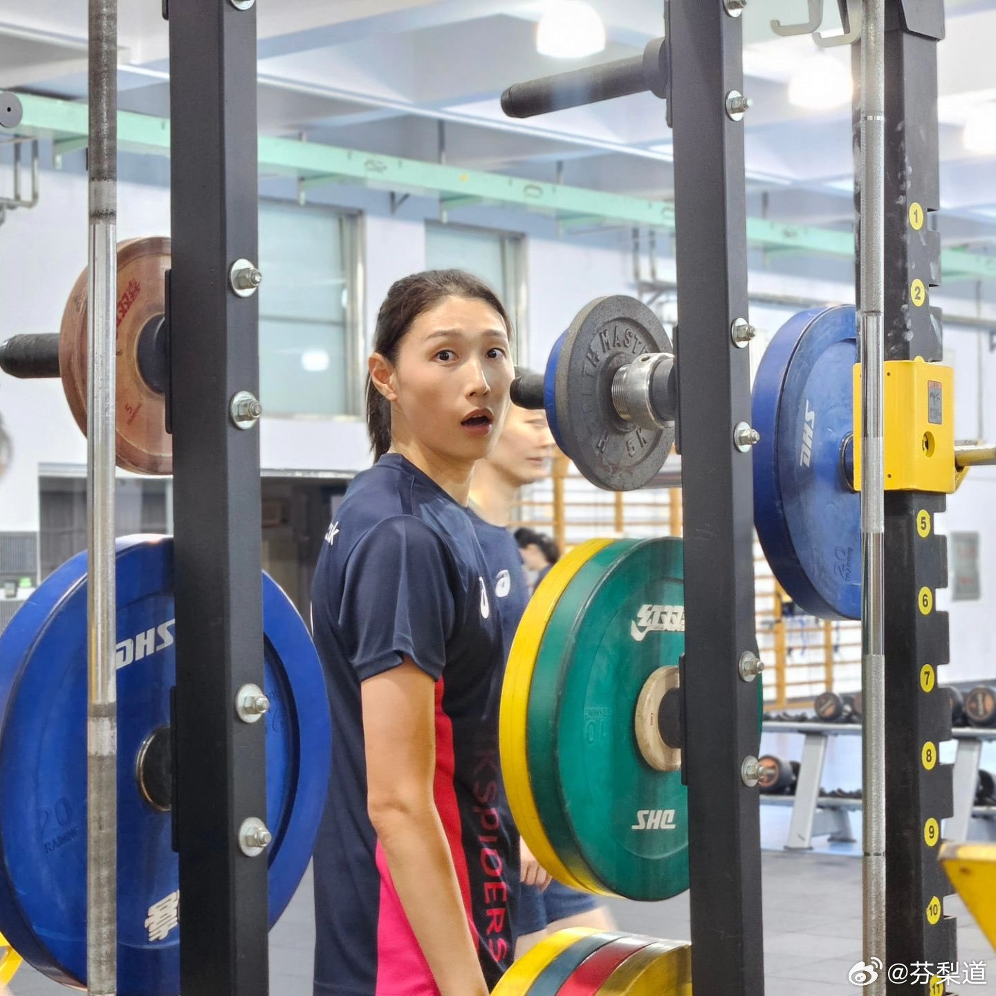 金软景最新动态揭秘,城市中的温馨足迹,探寻他的日常风采