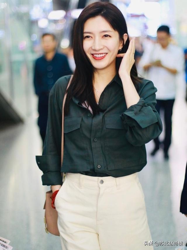 科技新品震撼登场,高冷男演员带你体验未来科技的力量