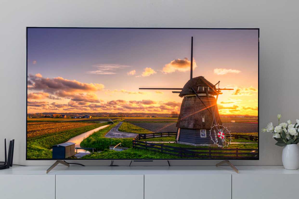 品牌探寻之旅,哪个电视牌子更优秀?温馨有趣的品牌对比之旅。