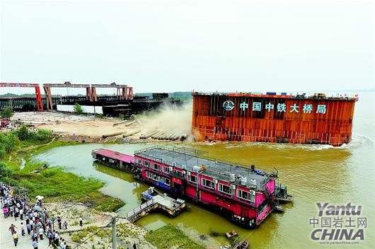 杨泗港长江大桥最新动态，全面指南与详细步骤解读