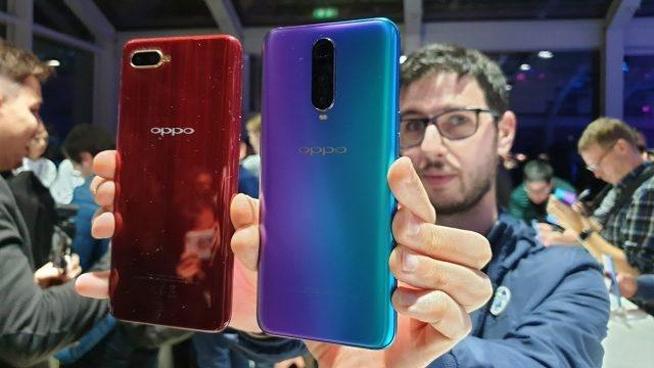 OPPO手机全新品震撼上市，全球瞩目，惊艳亮相！