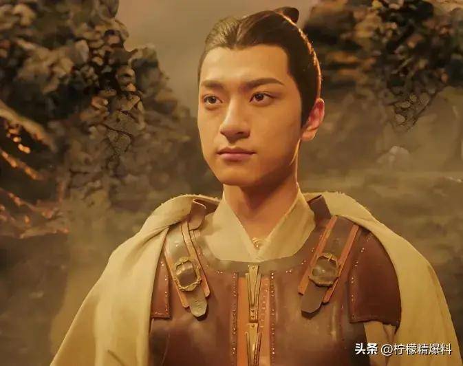 最新搞笑丑男大盘点，日常笑料背后的真挚友情故事