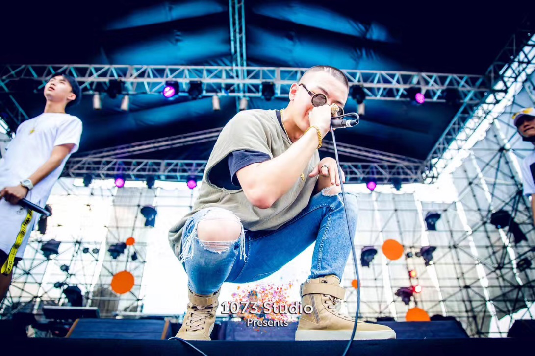 品冠新歌发布，自信成就梦想，正能量点亮人生之歌