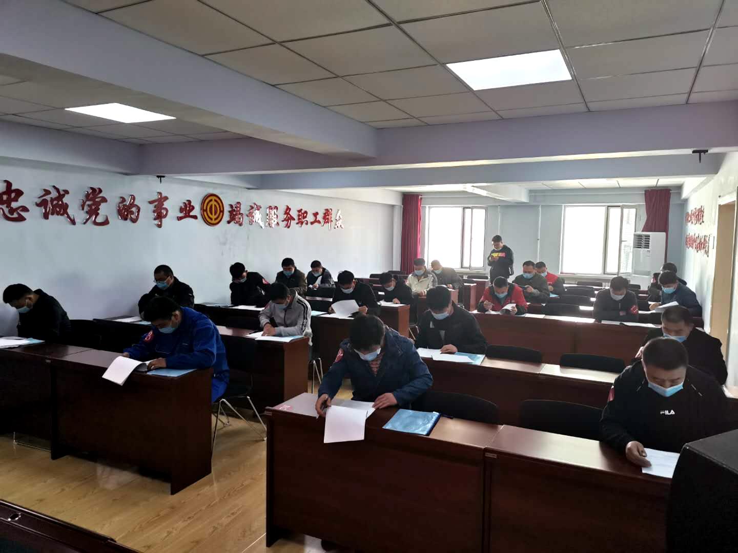 汽修技艺较量，时代的印记与技术的荣光竞赛