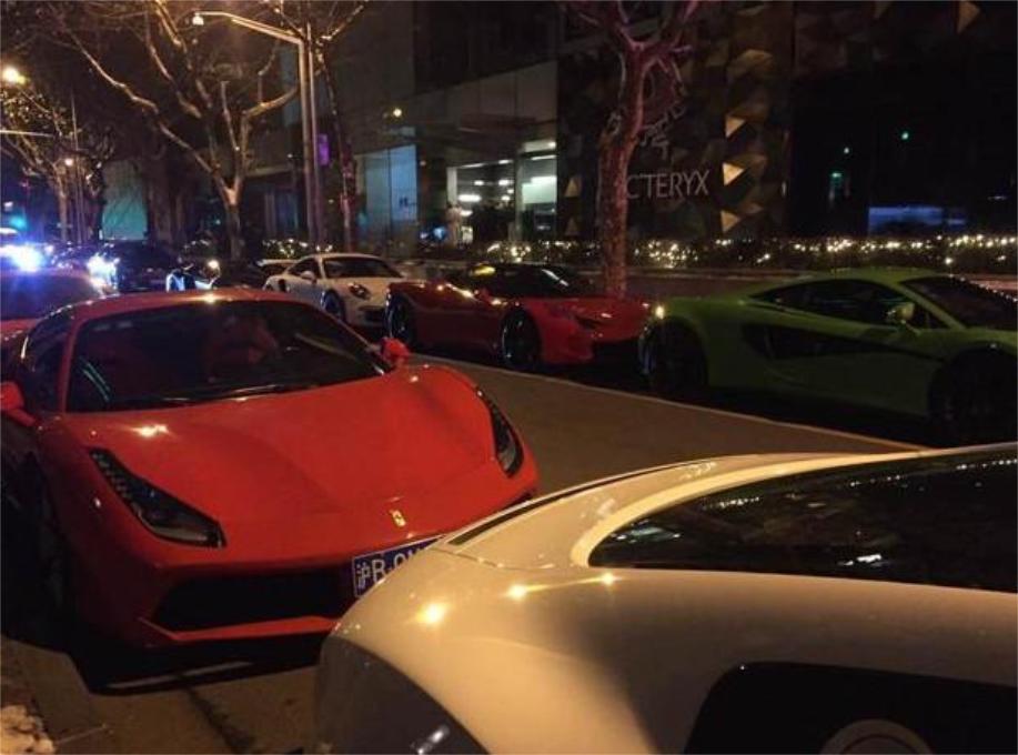 最新酒吧DJ引领夜生活音乐风尚,打造潮流之夜!