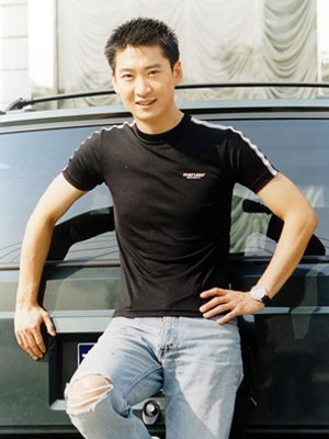 周杰最新动态，城市温馨日常与友情之旅的足迹