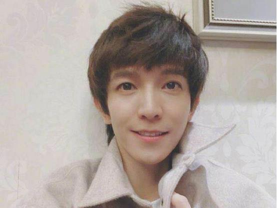 郭敬明最新作品,时代之光下的青春印记