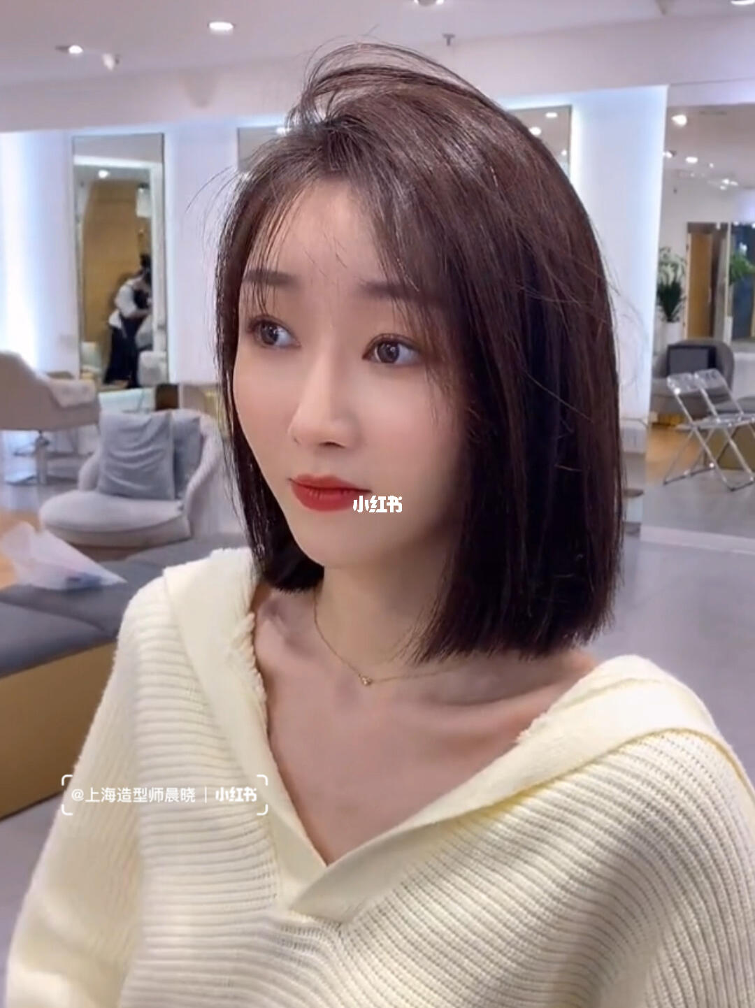 最新中短发发型图片女,最新中短发发型图片女,小巷深处的时尚秘密