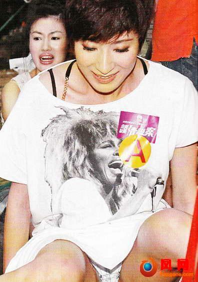 最新走光女与小巷美食的双重魅力揭秘