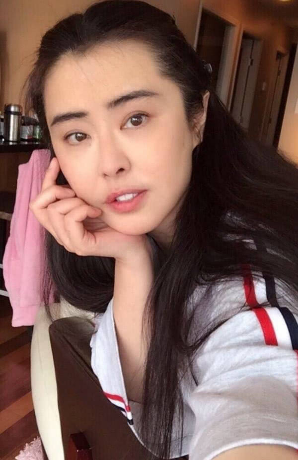 王祖贤最新动态,岁月美人依旧闪耀的魅力风采