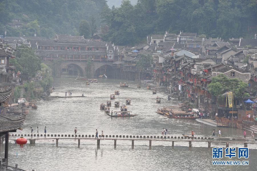 凤凰古城最新动态与探索之旅详细指南