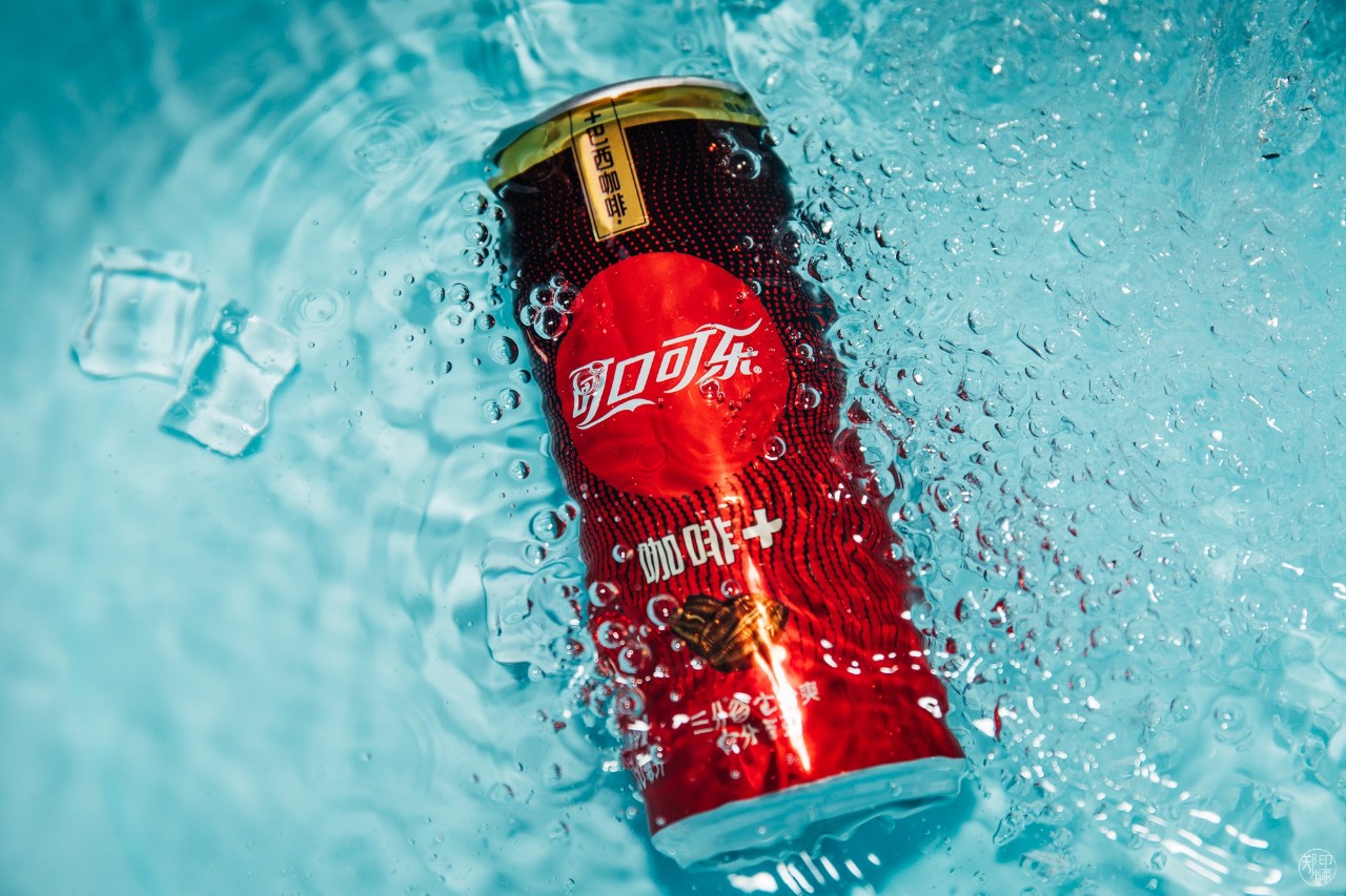 最新款可乐，小巷深处的独特风味揭秘
