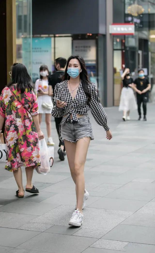 最新女装短裤时尚趋势与个人立场探讨