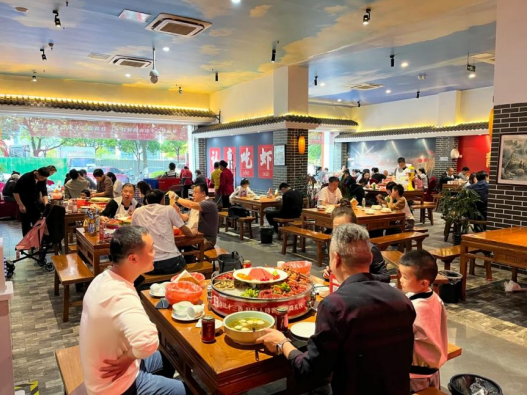 餐饮最新动态,美食背后的温情故事