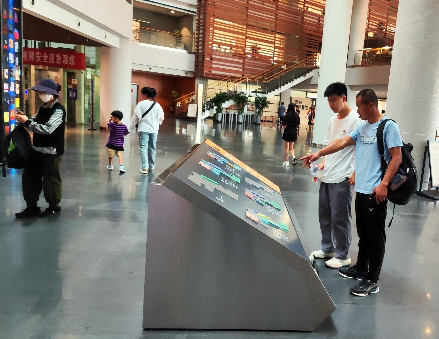 最新图书信息,价值与争议并存的影响探讨