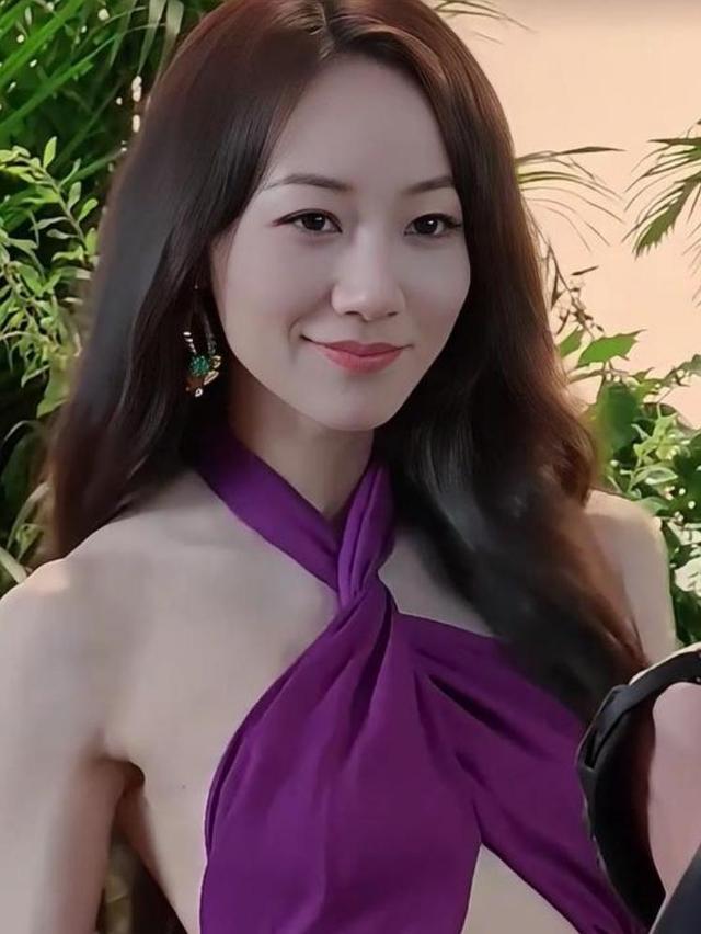 女性头像时尚潮流演变，最新风尚与2025年流行趋势预测