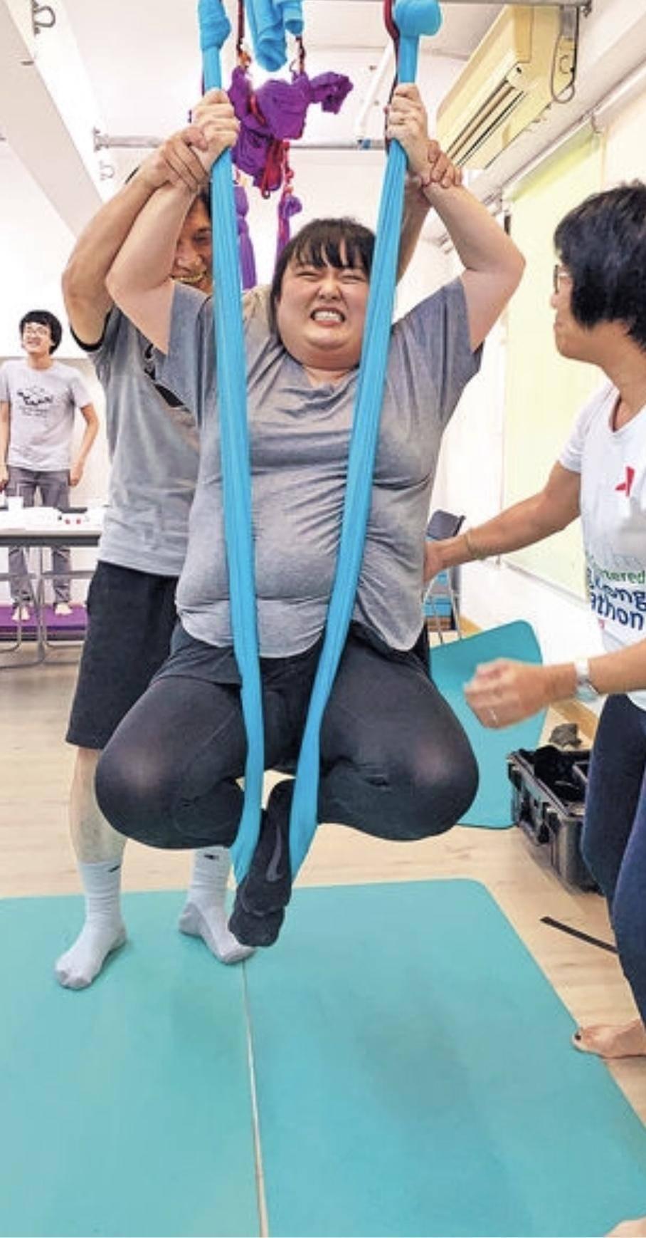 探索小巷神秘乐园,最新2025搞笑句子大放送