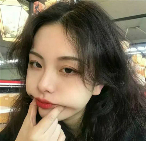 最新个性女生头像,小巷深处的独特风尚风采